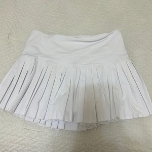 Gold Hinge White Tennis Skirt